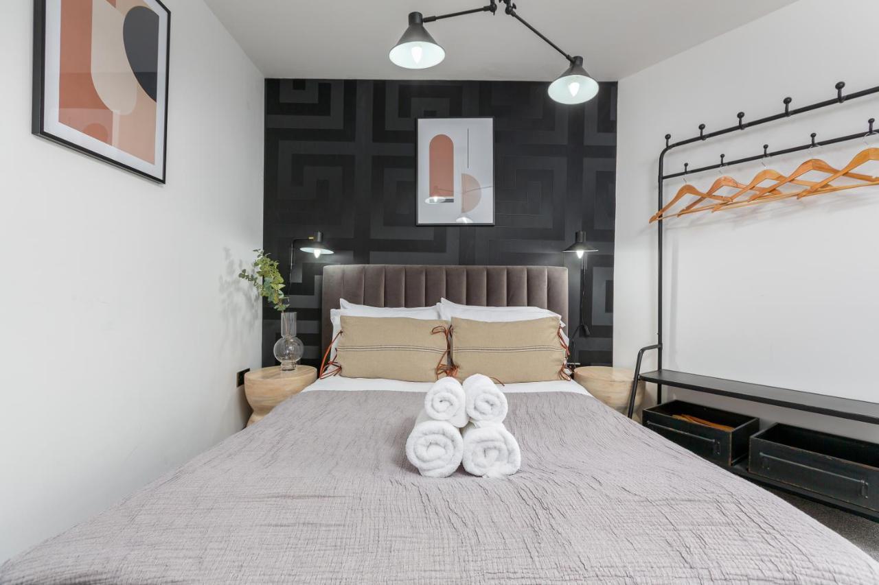 Hi-tech Modern Industrial Feel Two Bedroom House, South Shore Just Off Sea Front * Blackpool