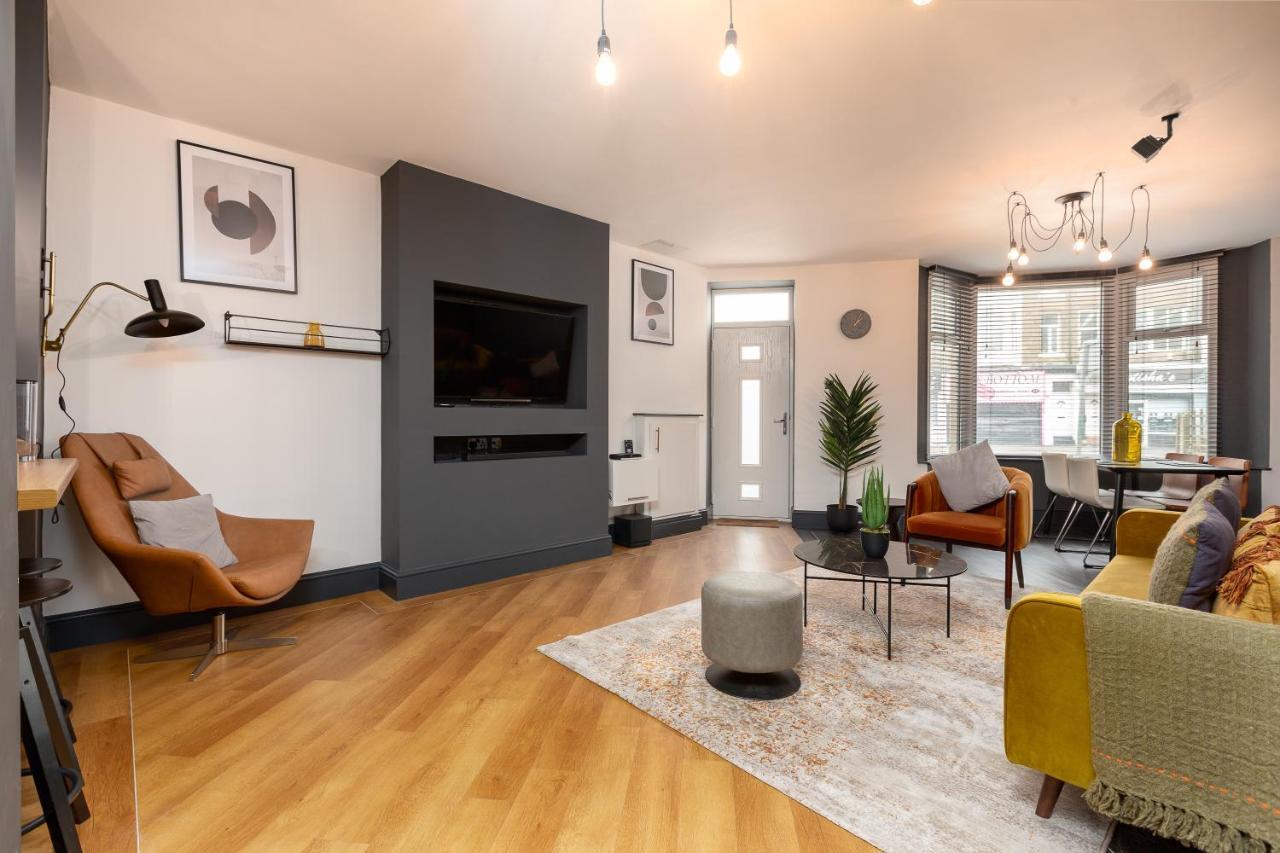 Hi-tech Modern Industrial Feel Two Bedroom House, South Shore Just Off Sea Front Blackpool