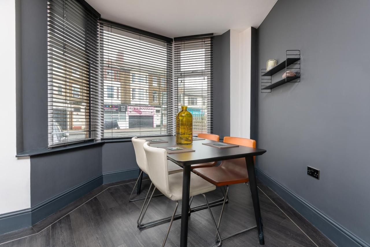 Hi-tech Modern Industrial Feel Two Bedroom House, South Shore Just Off Sea Front