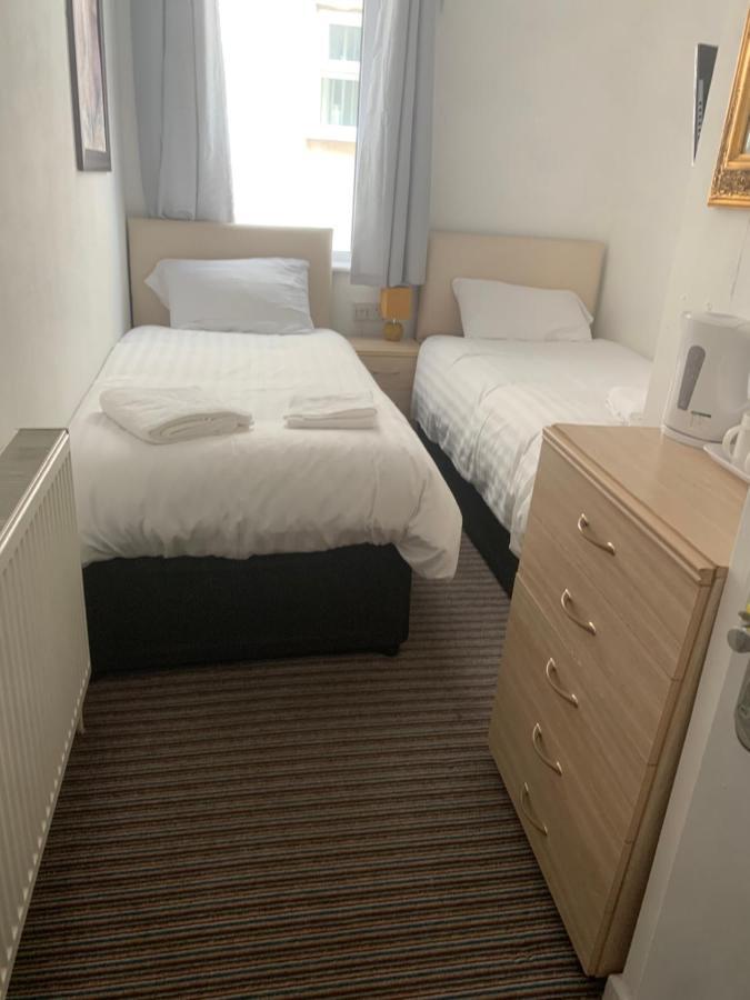 Cadeby 3*