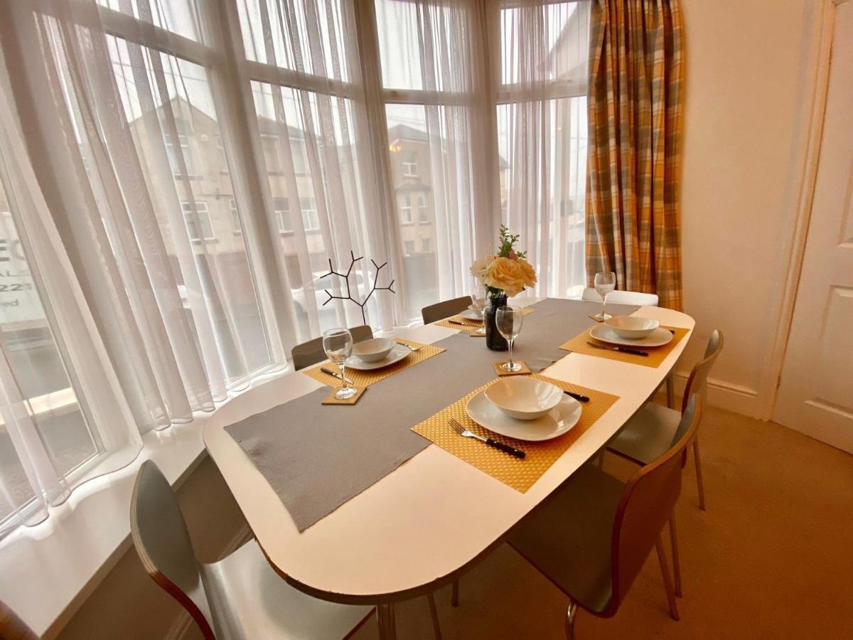 Abode - The Buttercup Hotel *