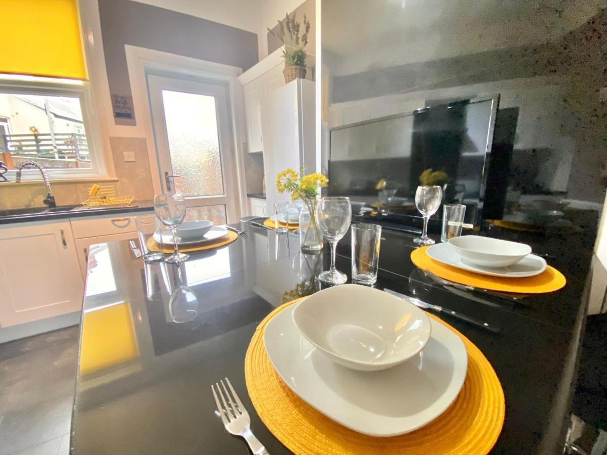 Abode - The Buttercup Hotel *
