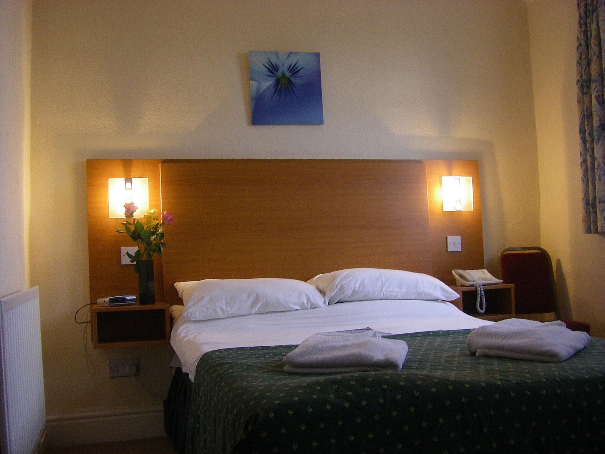 The Waldorf - Near Pleasure & Sandcastle 3* Blackpool