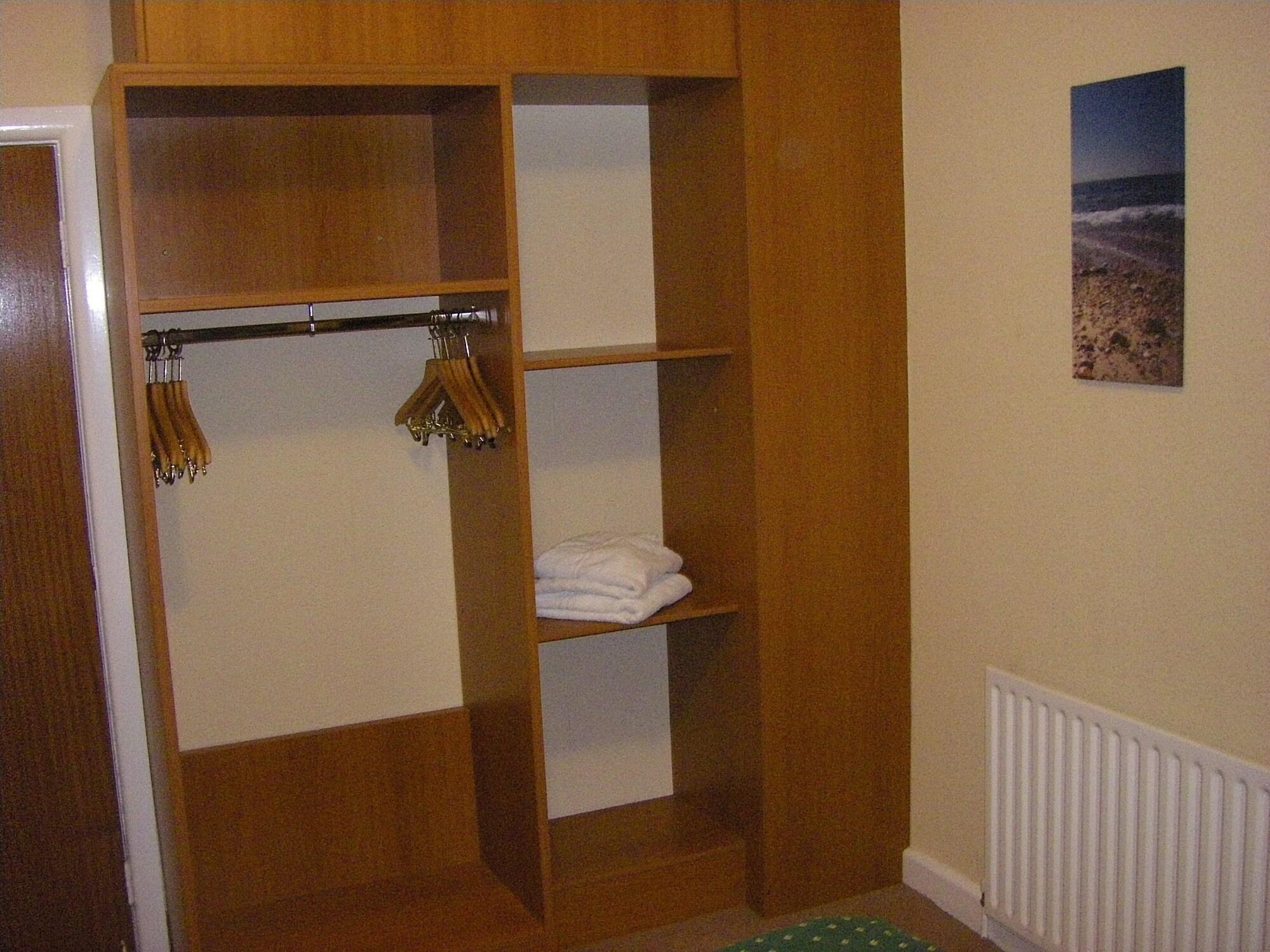 The Waldorf - Near Pleasure & Sandcastle 3*