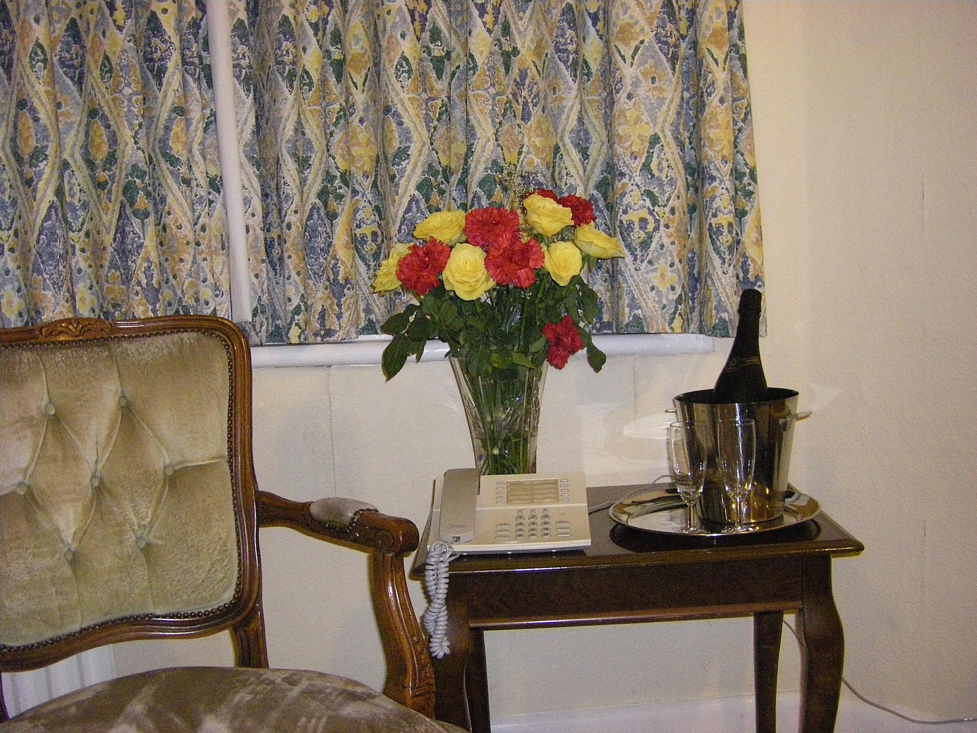 Hotel The Waldorf - Near Pleasure & Sandcastle 3*