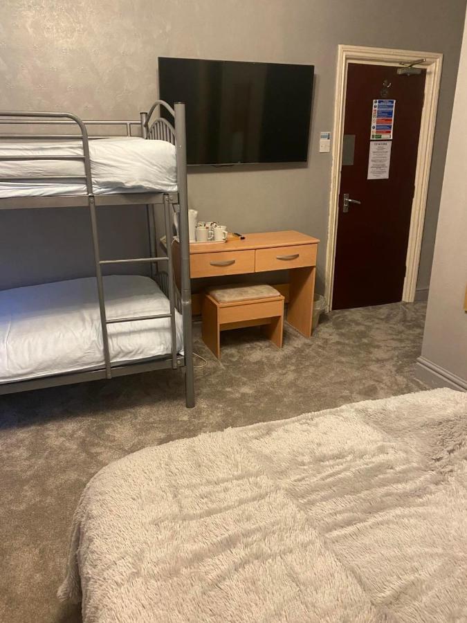 Chaplins Guest house 3*