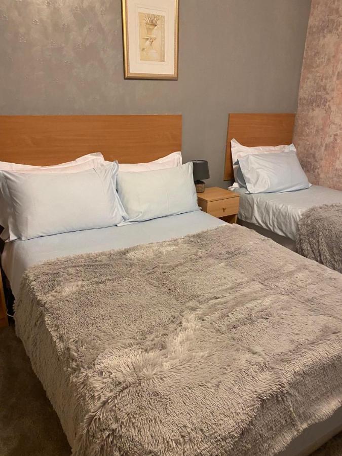 Guest house Chaplins 3*