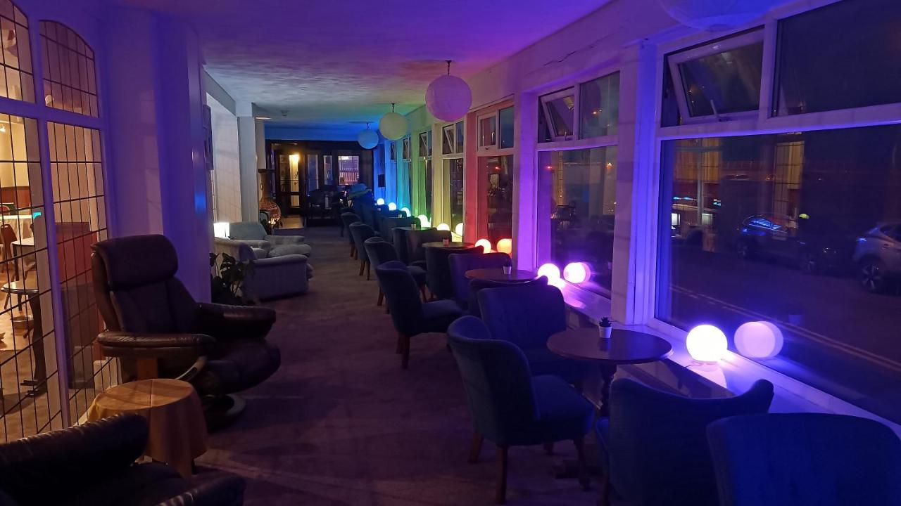 The Waldorf - Near Pleasure & Sandcastle Hotel