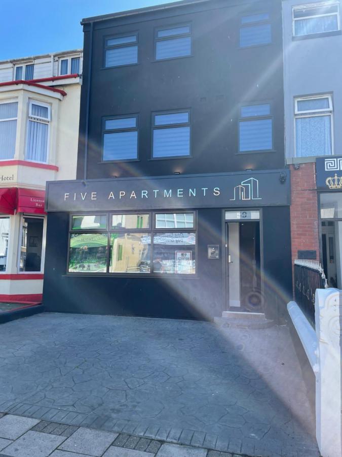 Five Apartment *