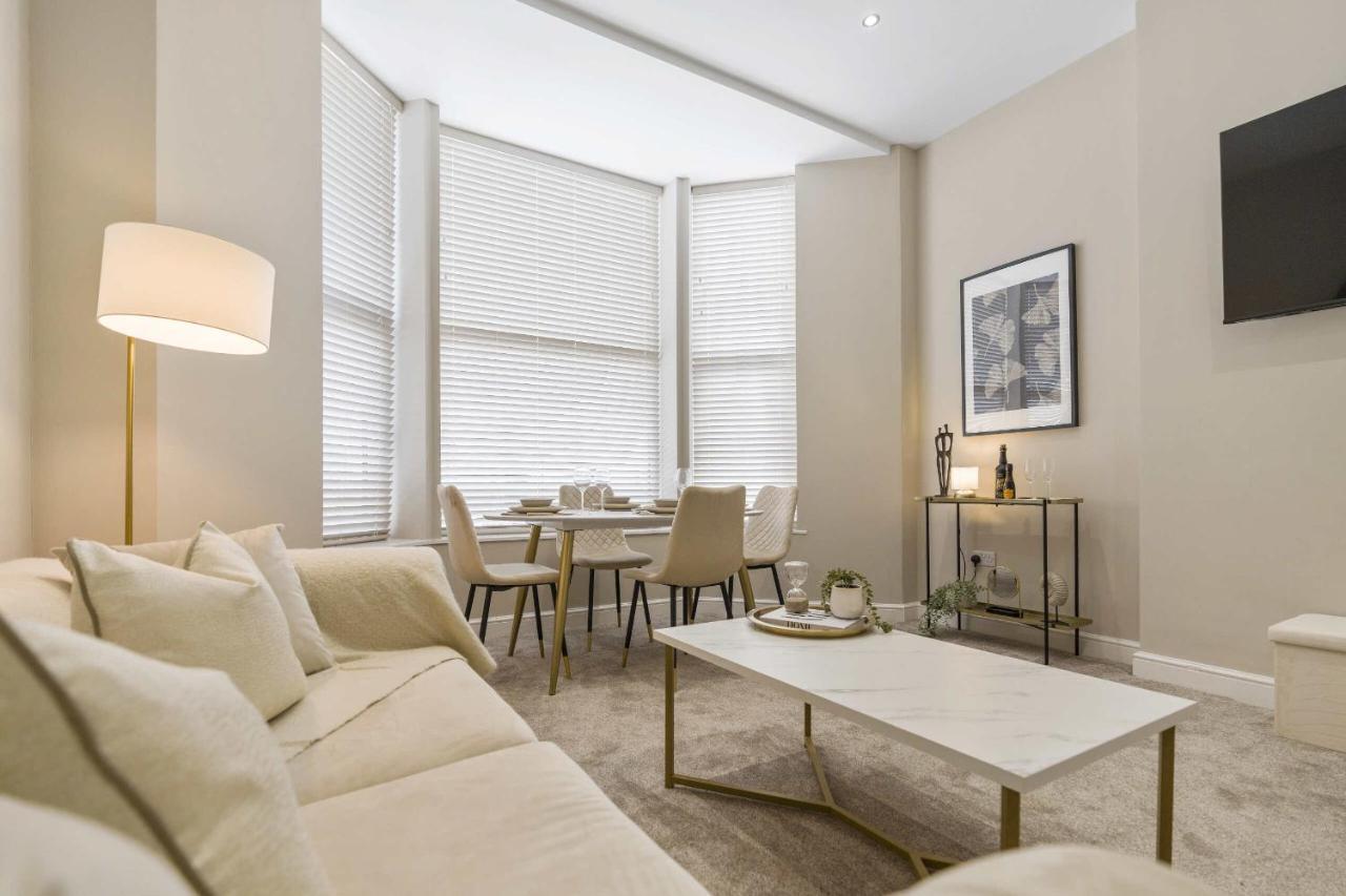 The Park Road By Stamp Sa Apartment *