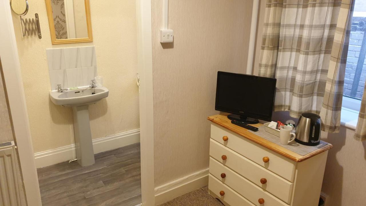 Hotel242 2*