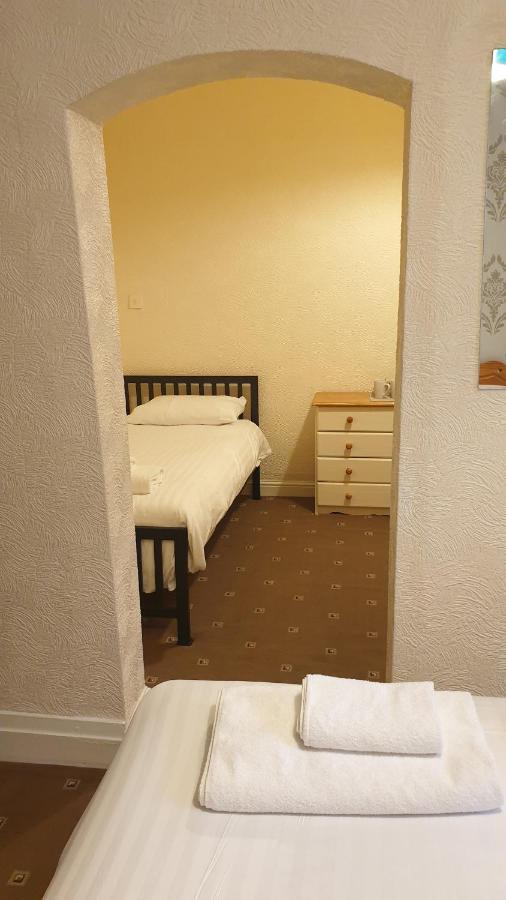 Hotel242 2*