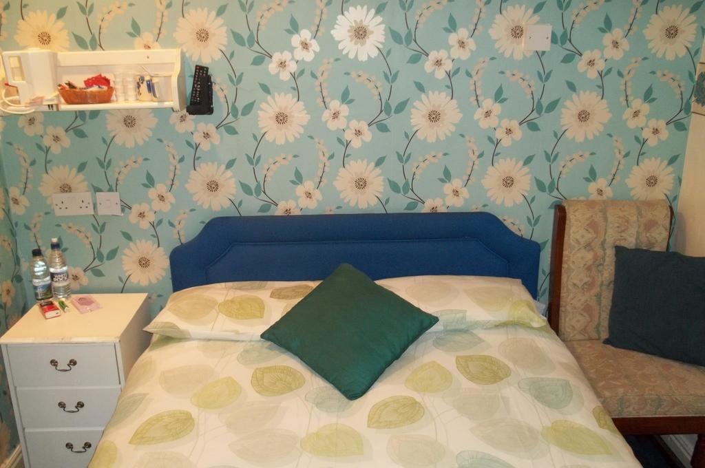Miramar Bed & Breakfast 4*