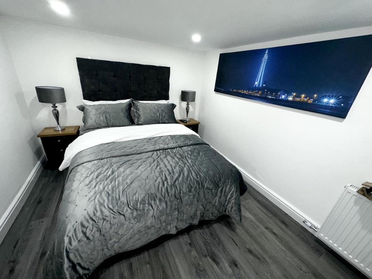 Apartment New Osborne Luxury Hottub And Jacuzzi Blackpool