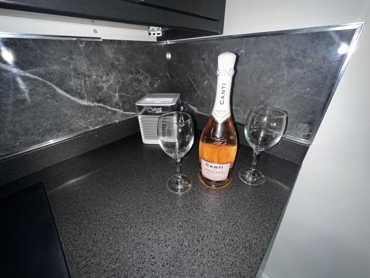 New Osborne Luxury Hottub And Jacuzzi Apartment *