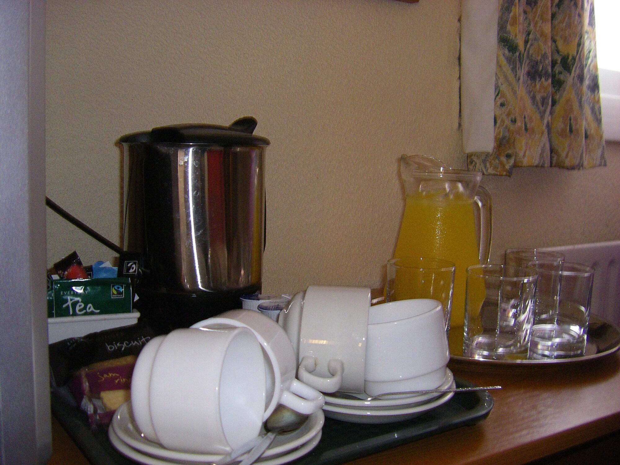 The Waldorf - Near Pleasure & Sandcastle 3* Blackpool
