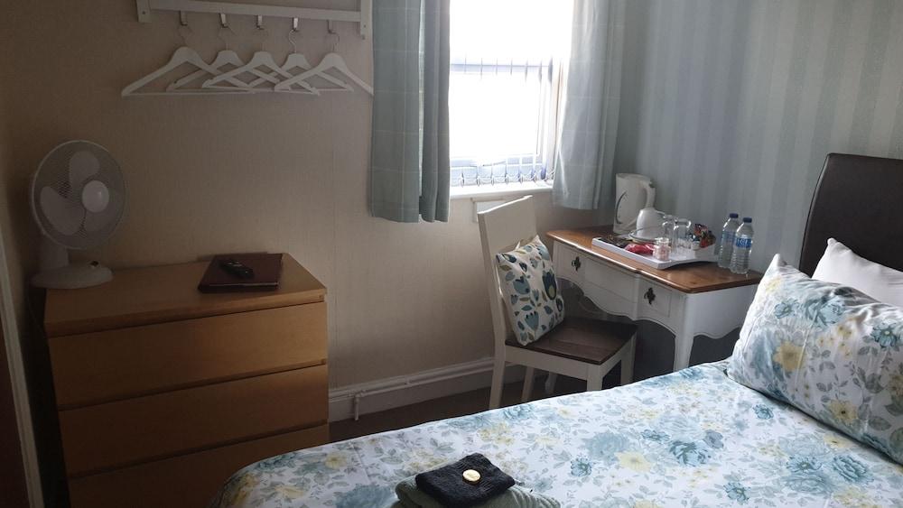New Bond Bed & Breakfast