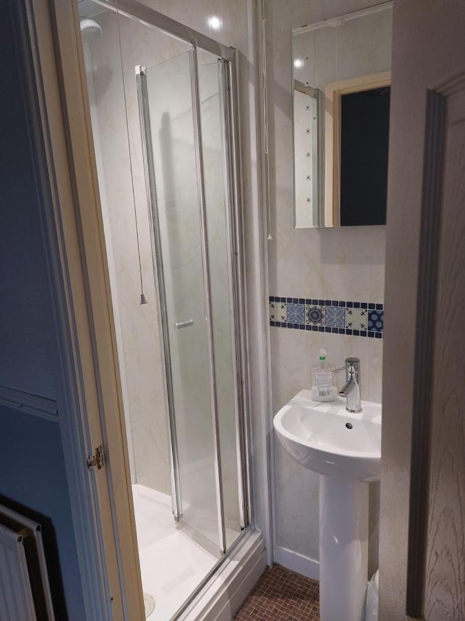 Lynbar Guest house *