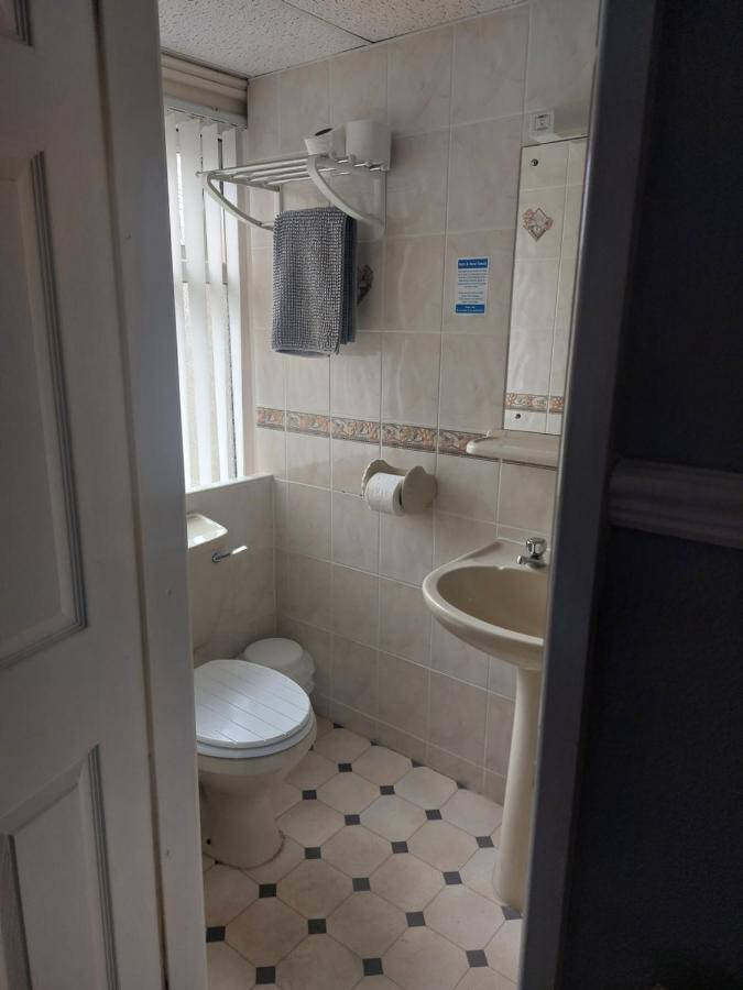 Lynbar Guest house *
