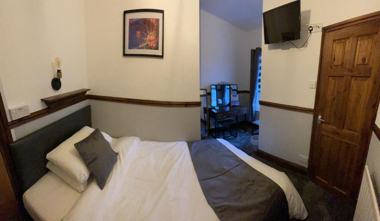 Bed & Breakfast Rendezvous Bar & - Adults Only