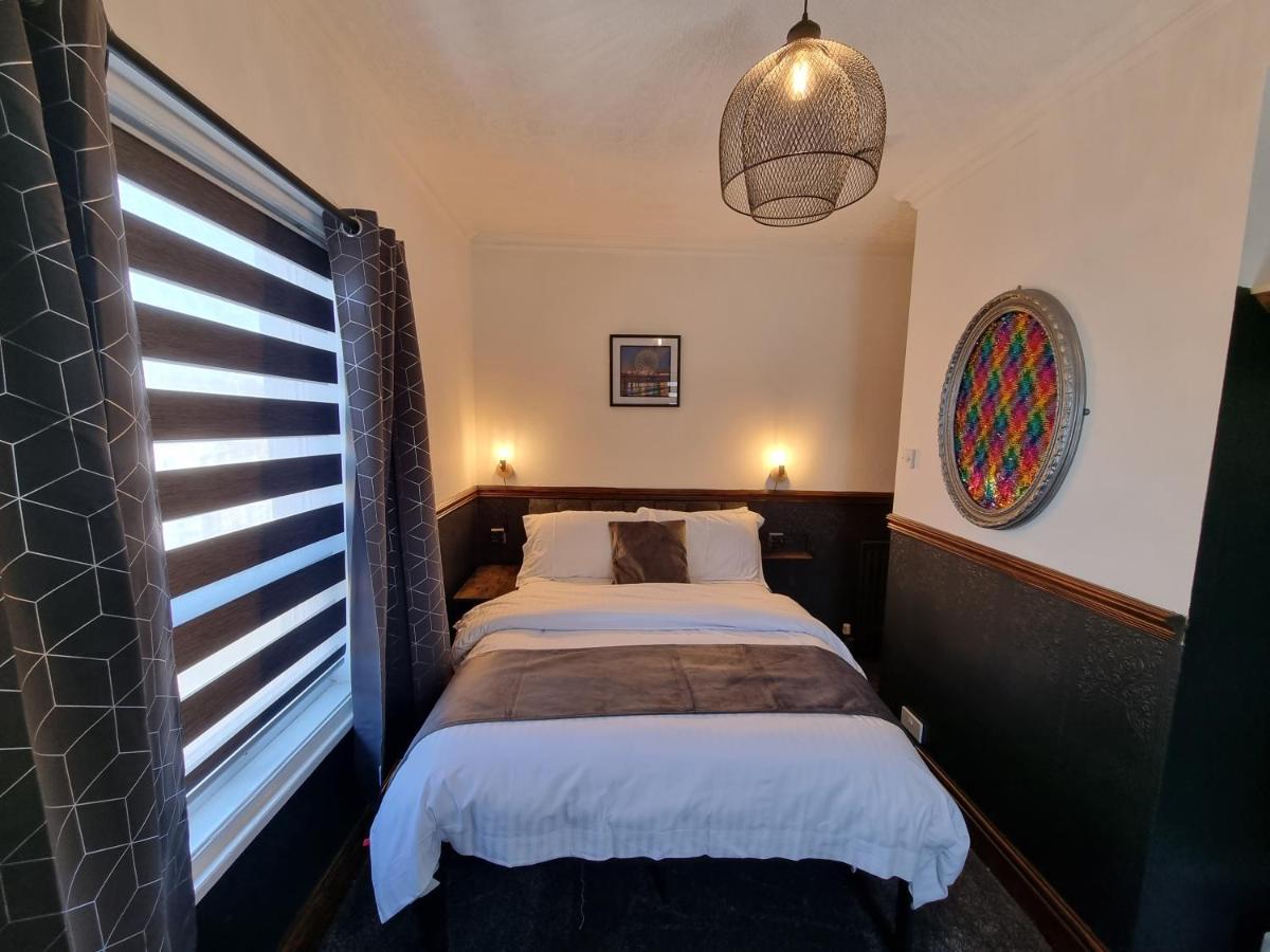 Bed & Breakfast Rendezvous Bar & - Adults Only