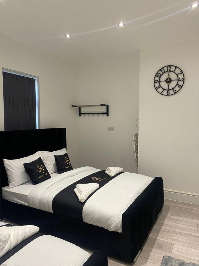 Apartment - Palatine Road *