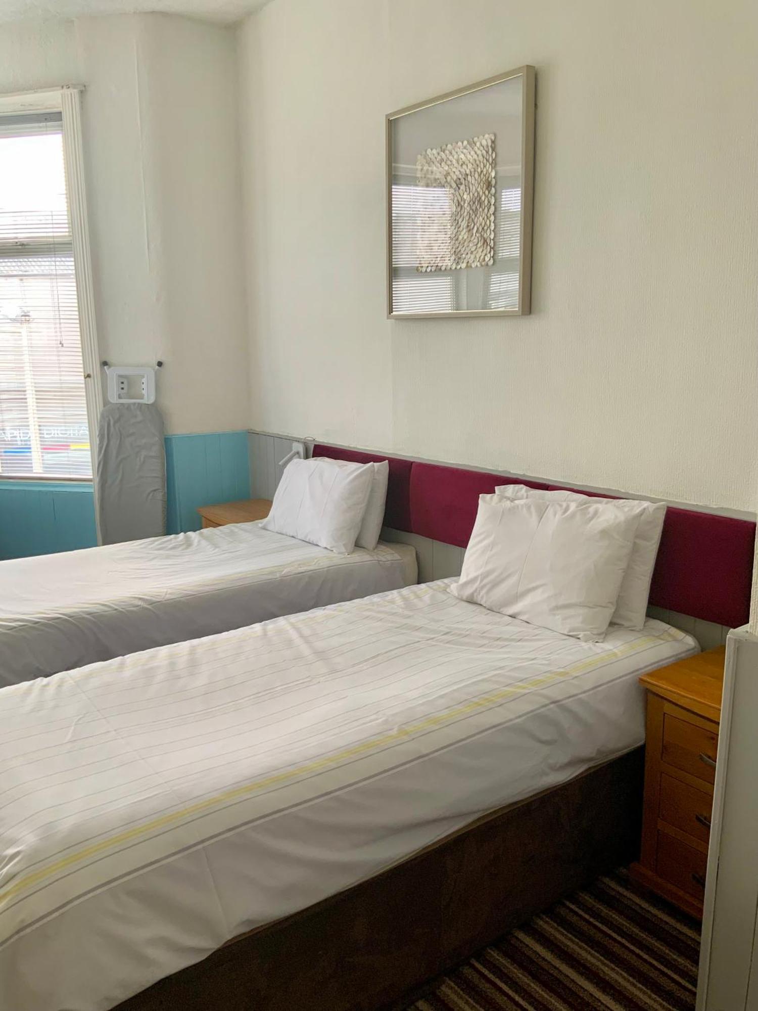 Bromptons Hotel