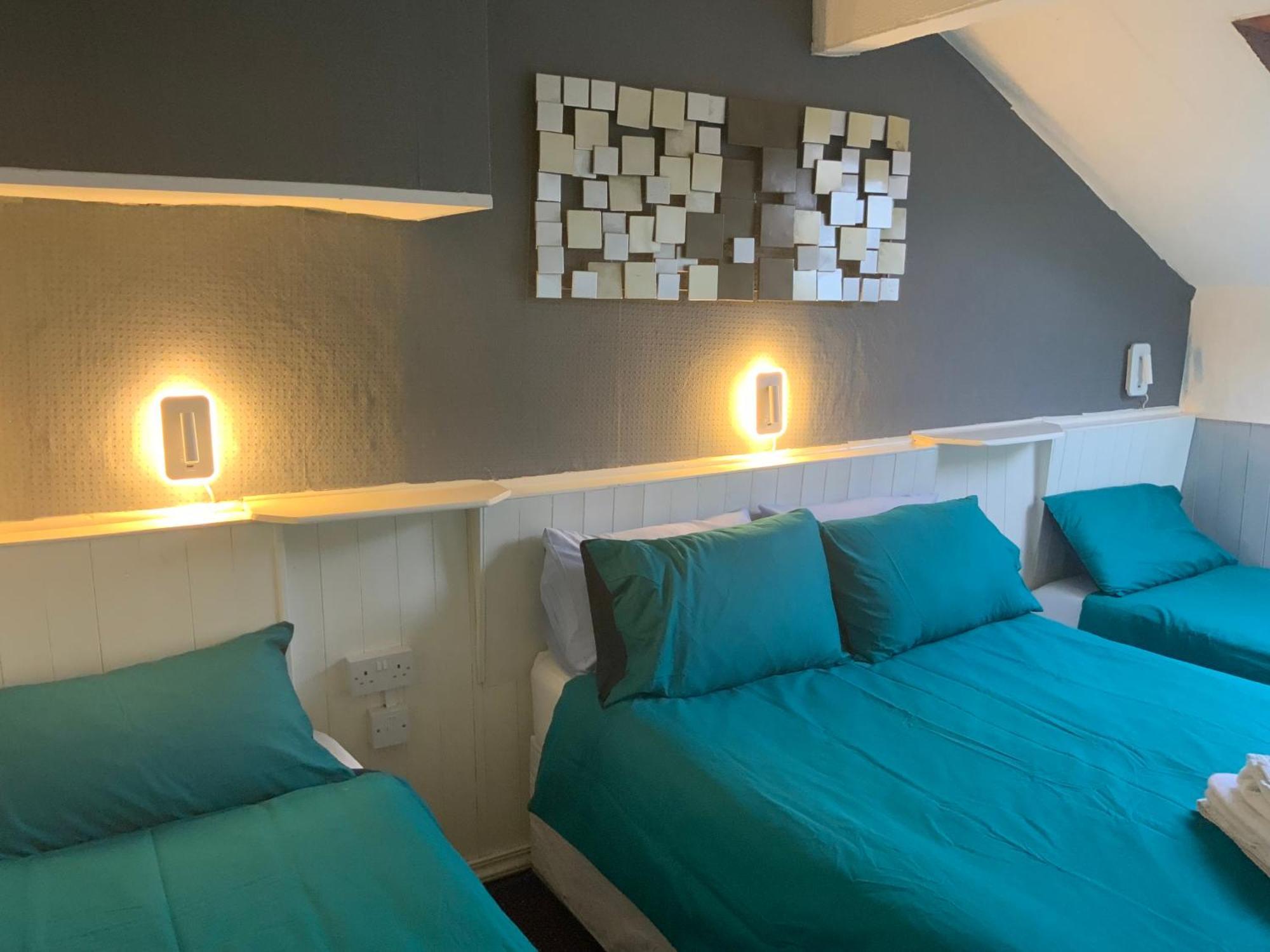 Bromptons Hotel