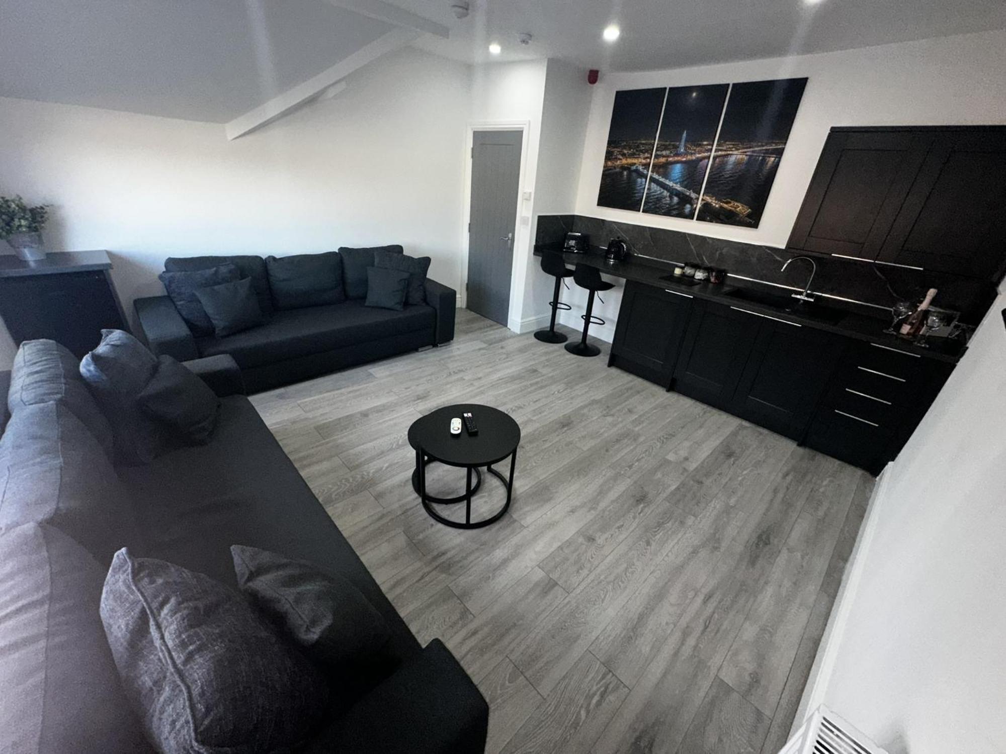 New Osborne Luxury Hottub And Jacuzzi Apartment *