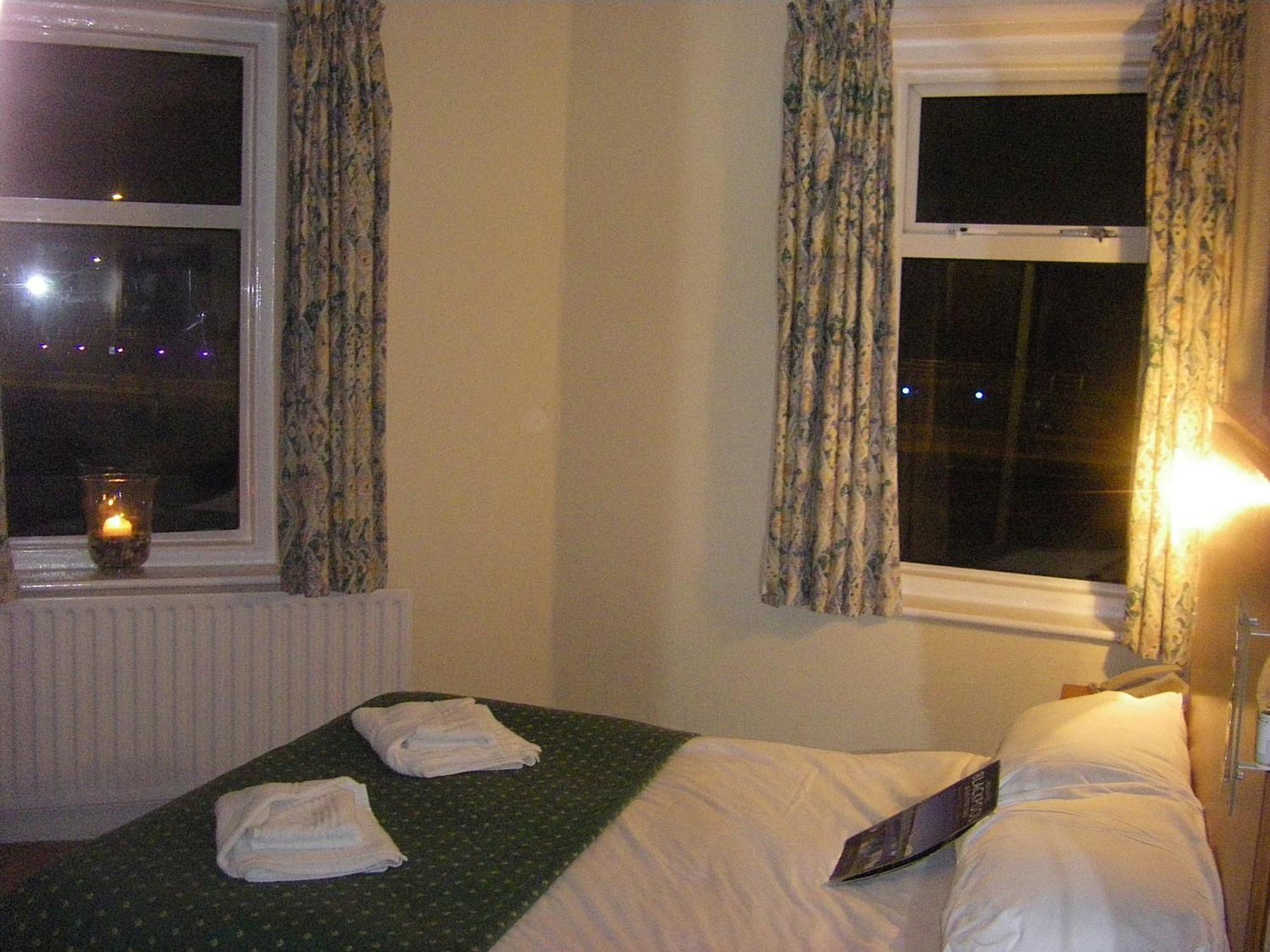 Hotel The Waldorf - Near Pleasure & Sandcastle 3*