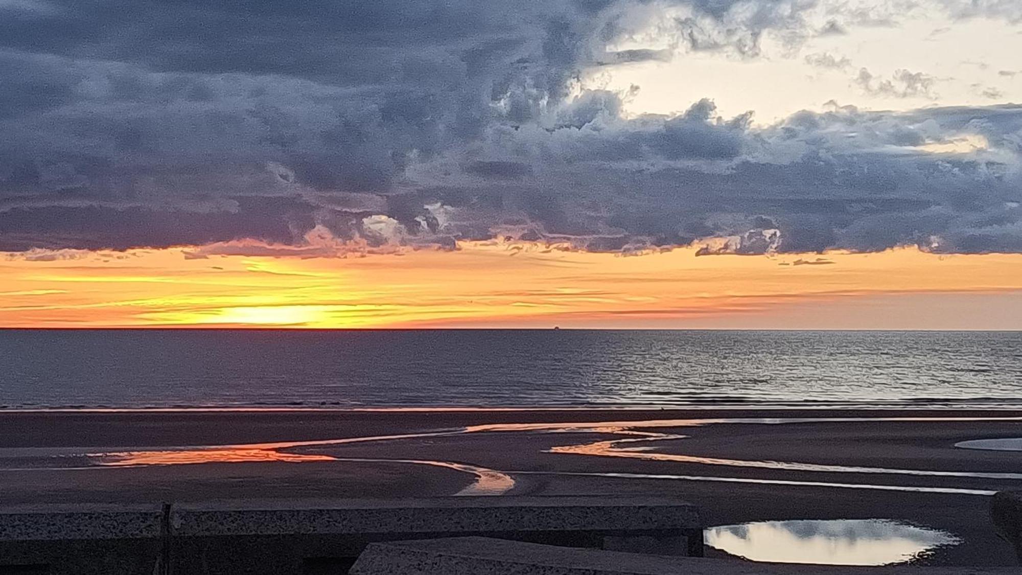 The Waldorf - Near Pleasure & Sandcastle 3* Blackpool