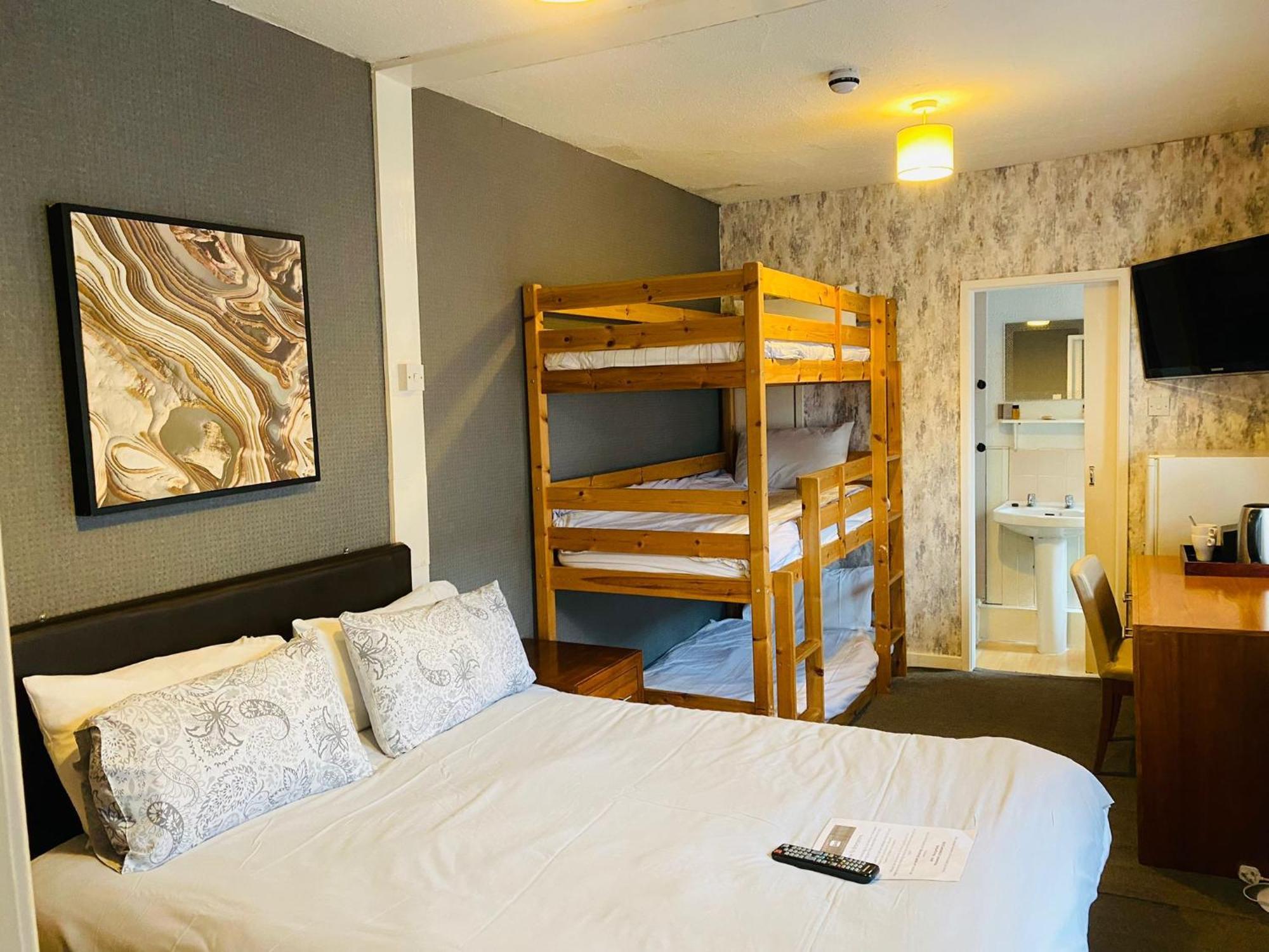 Bromptons Hotel