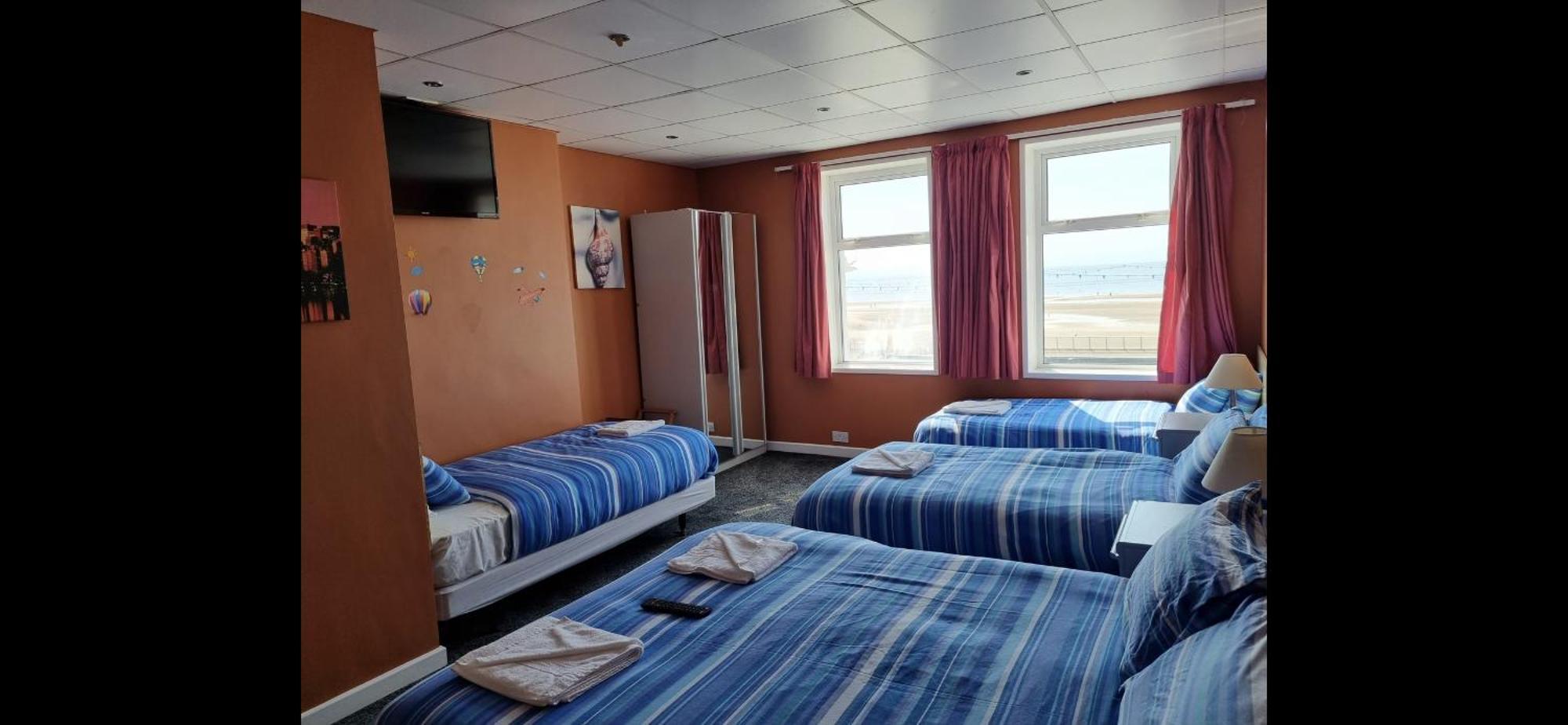 Funky Towers 3*