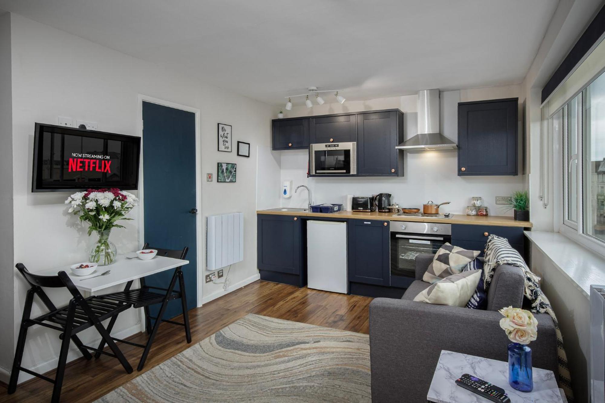 Lunar Apartment *
