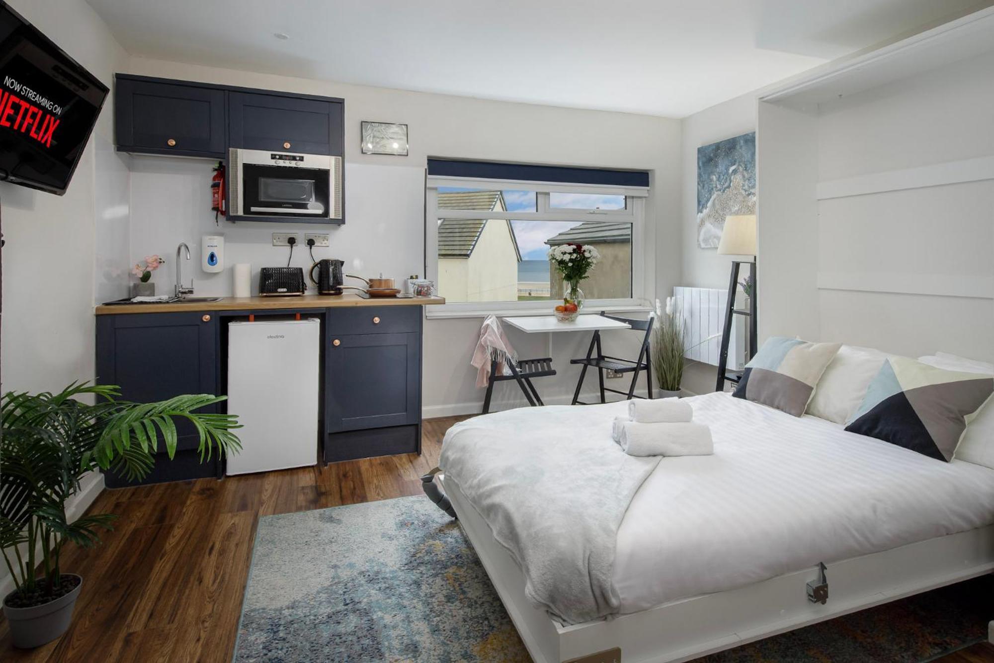 Apartment Lunar