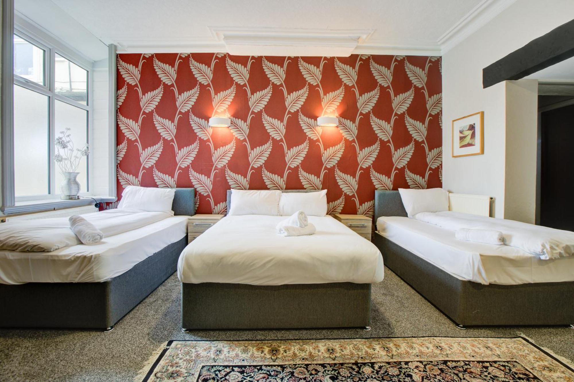 The Sandringham Court & Apartment-all Groups Welcome Hotel 3*