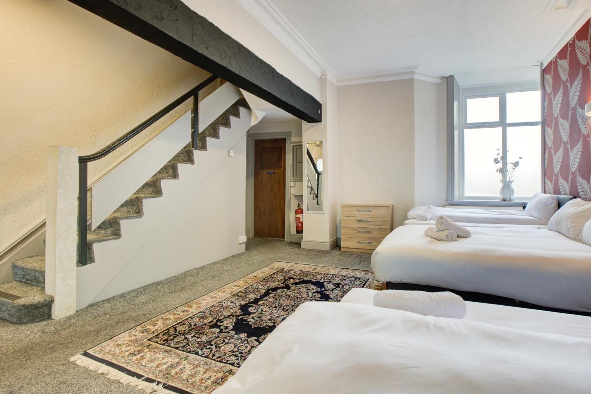 The Sandringham Court & Apartment-all Groups Welcome