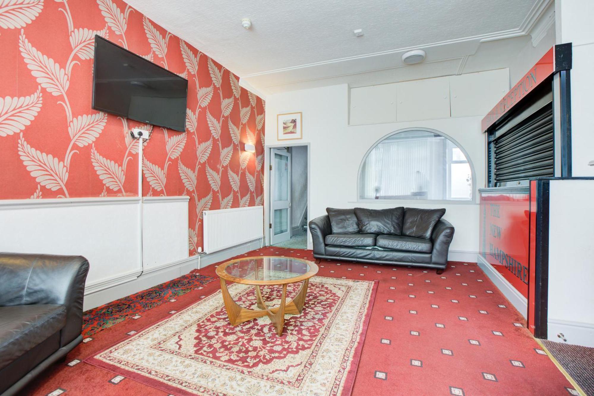 The Sandringham Court & Apartment-all Groups Welcome Hotel
