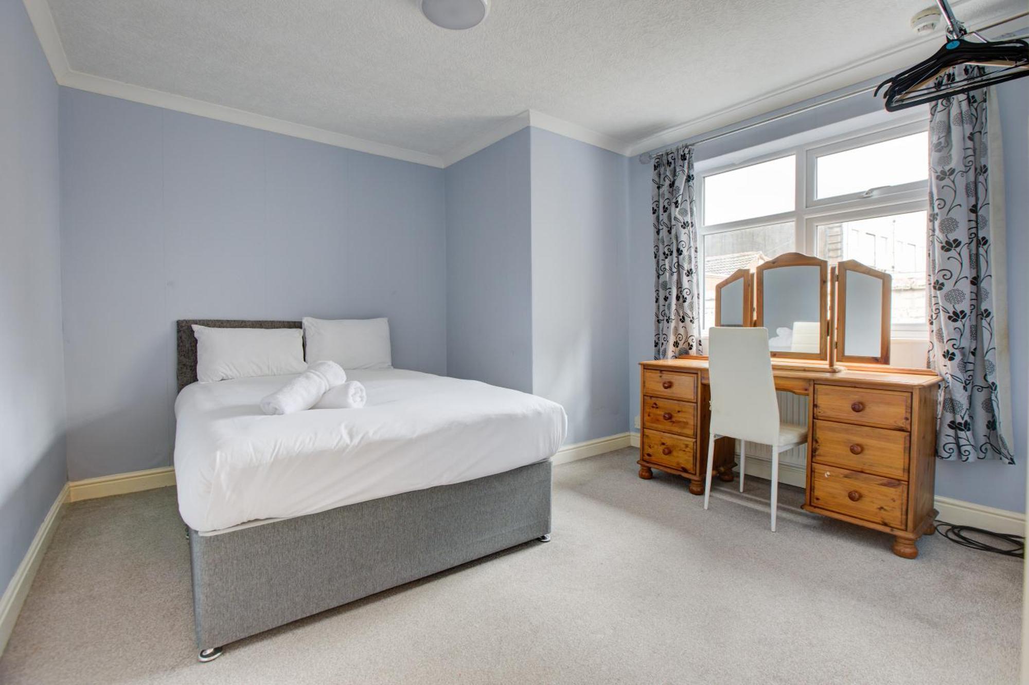 The Sandringham Court & Apartment-all Groups Welcome Hotel
