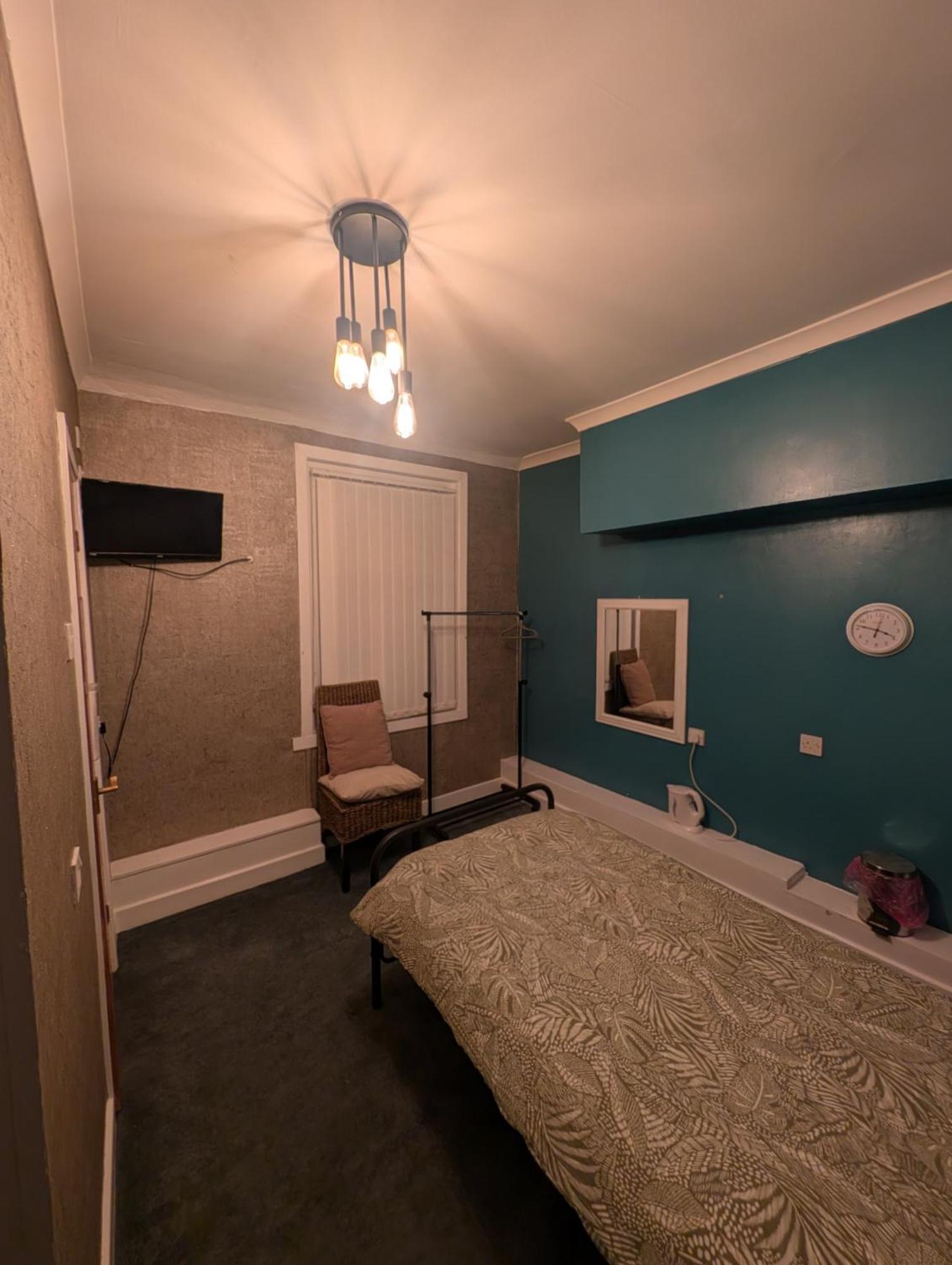 Palace - Pet Friendly - Everyone Welcome * Blackpool
