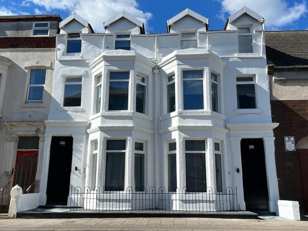 Holiday home The White House New York Blackpool