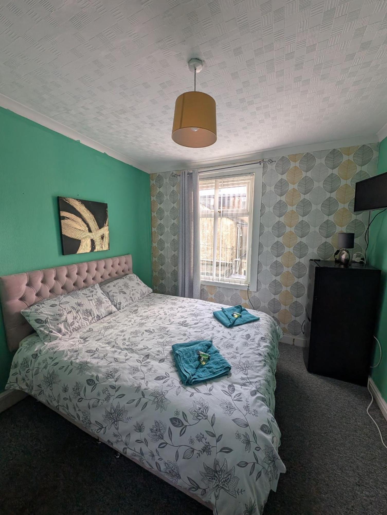 Palace - Pet Friendly - Everyone Welcome *