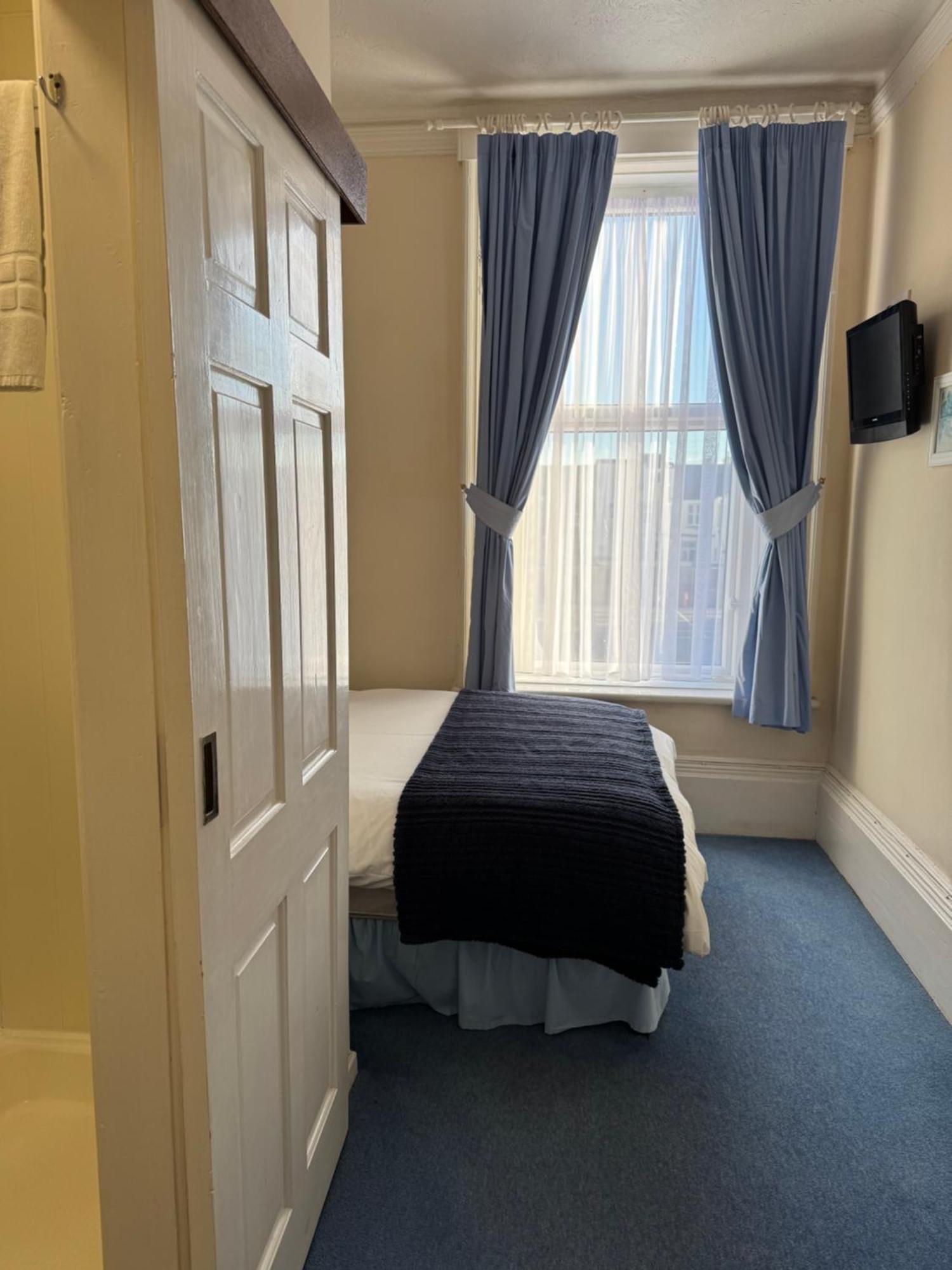 Marlow Guest house Blackpool