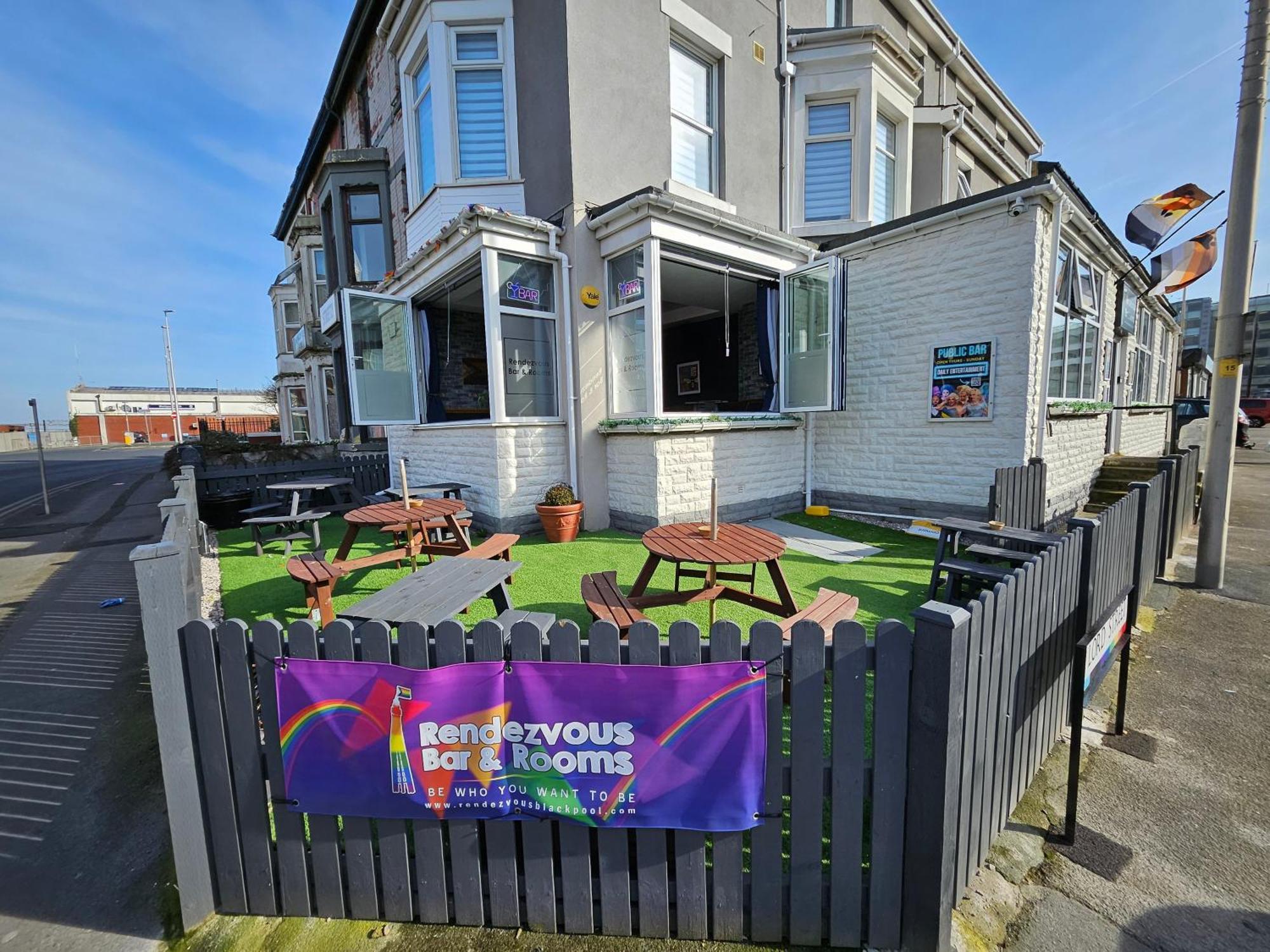 Bed & Breakfast Rendezvous Bar & - Adults Only *