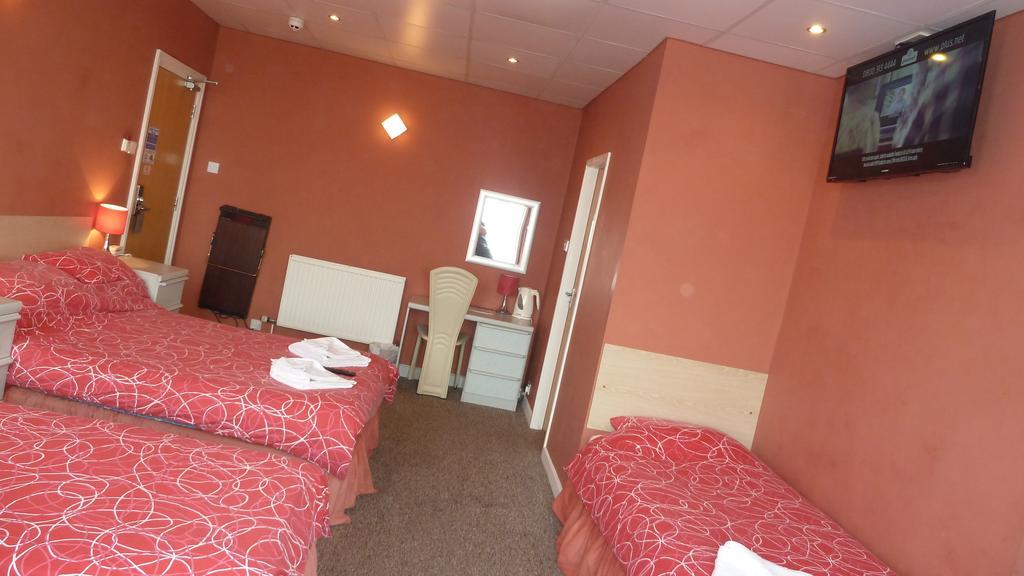 Hotel Funky Towers 3*