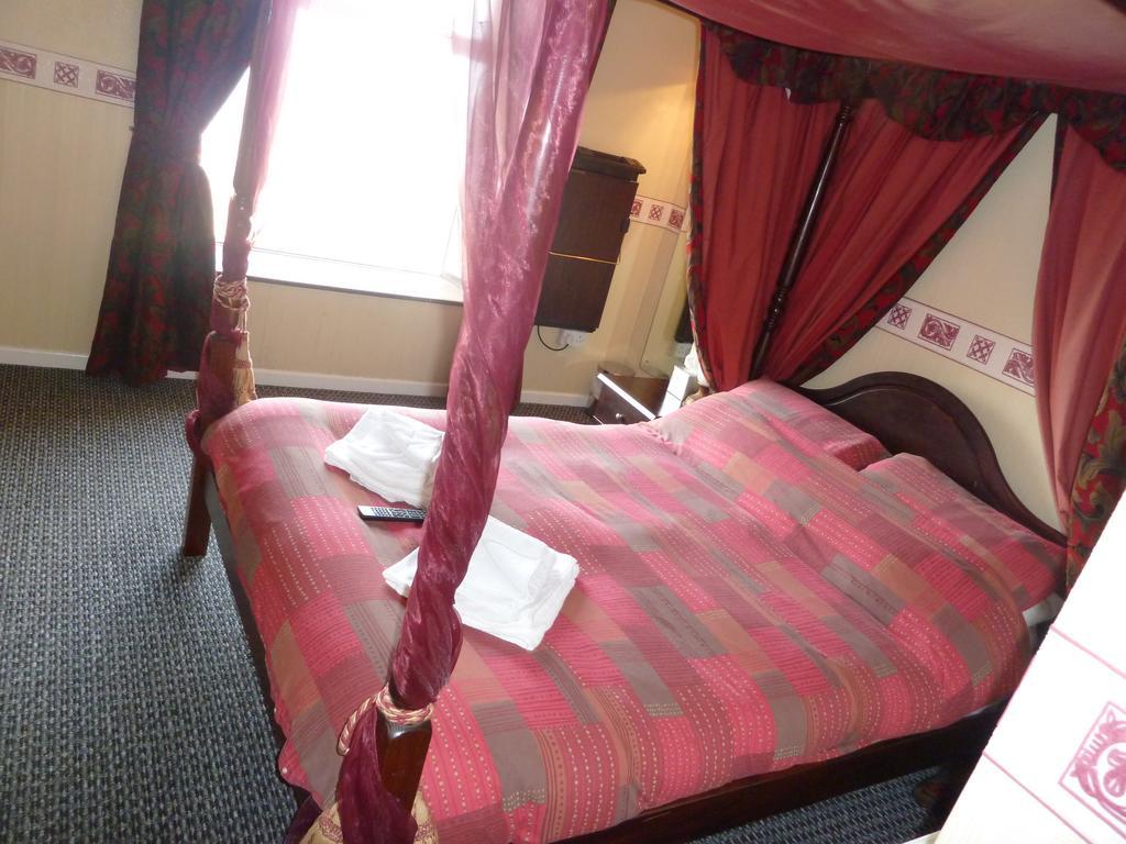 Hotel Funky Towers 3*