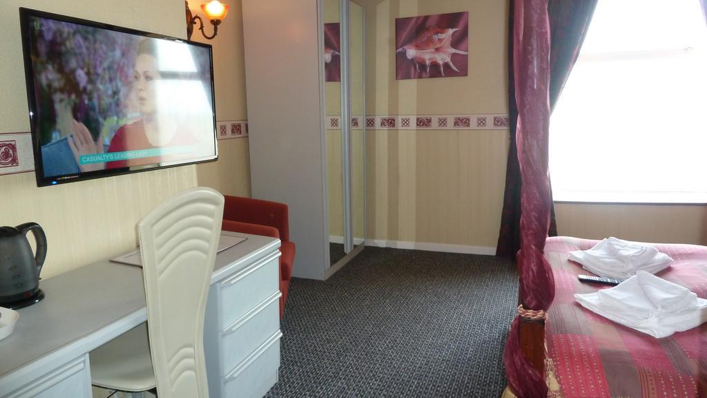 Funky Towers 3* Blackpool