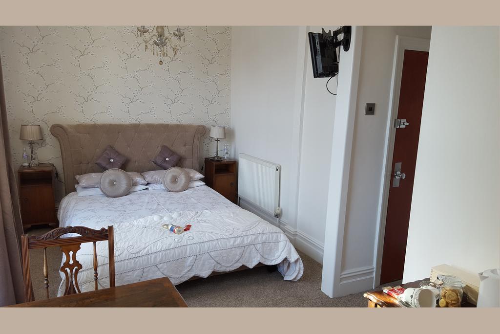 Barton House 3*