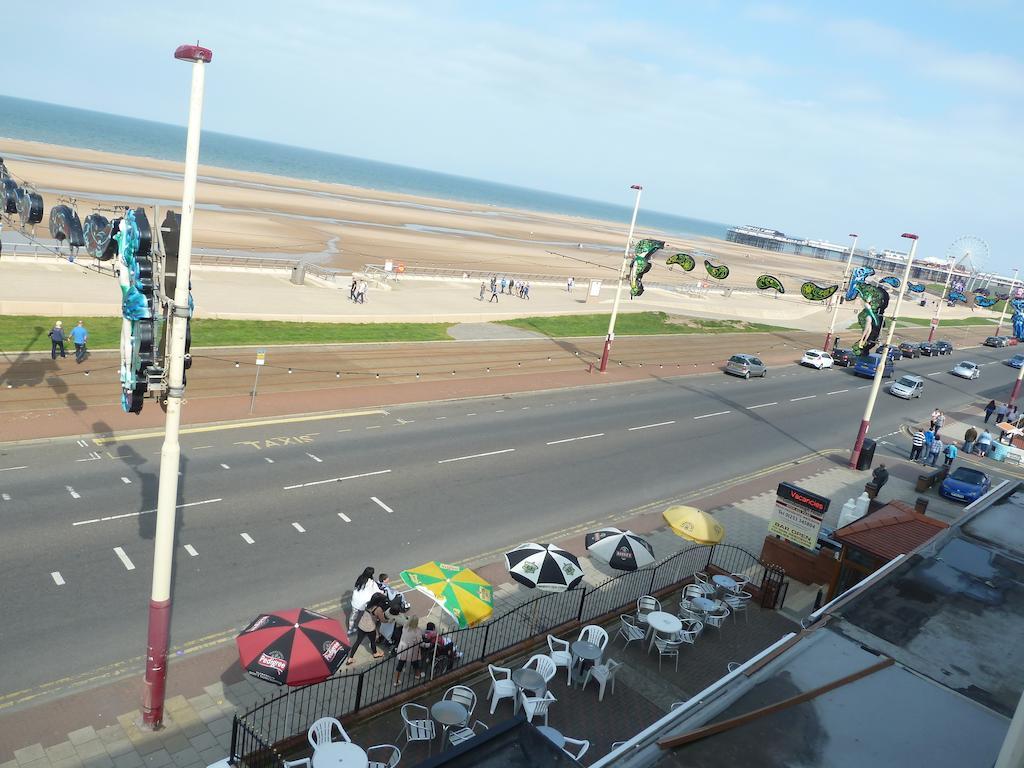 Funky Towers 3*