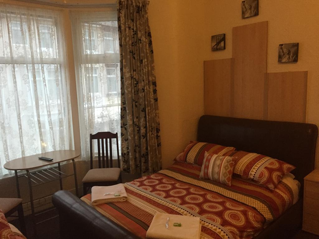 Guest house Trevaslodge - Families Only Blackpool